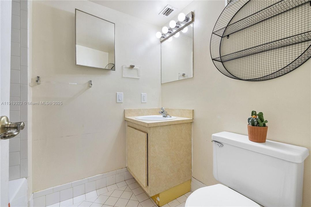 For Sale: $420,000 (2 beds, 2 baths, 1388 Square Feet)