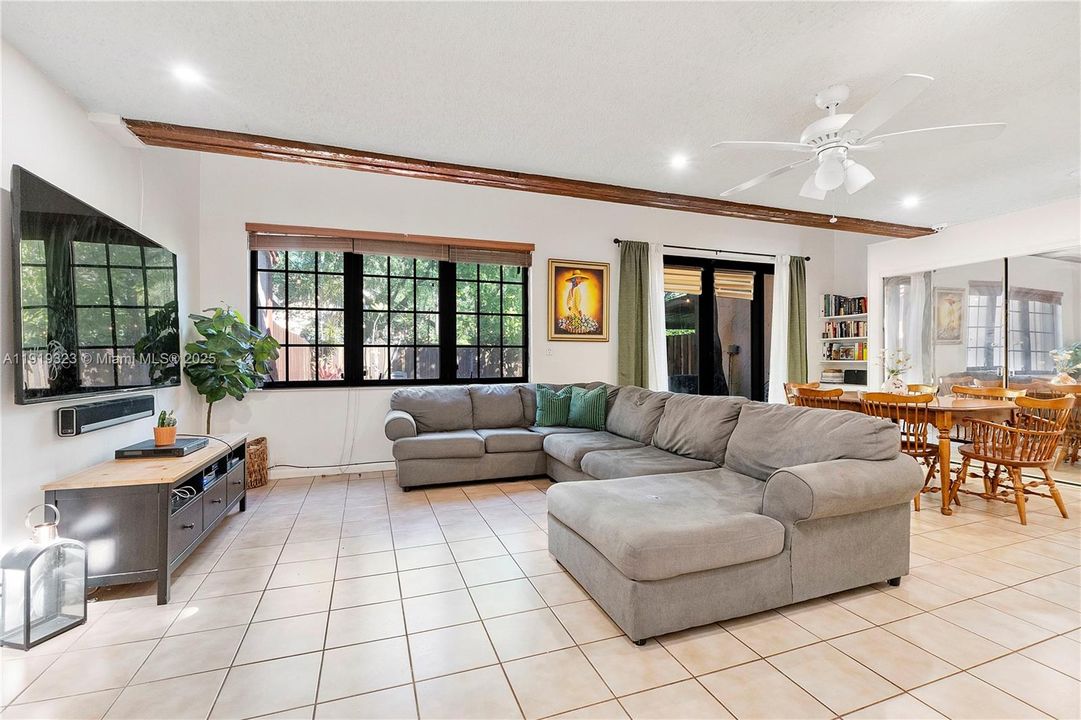 For Sale: $420,000 (2 beds, 2 baths, 1388 Square Feet)