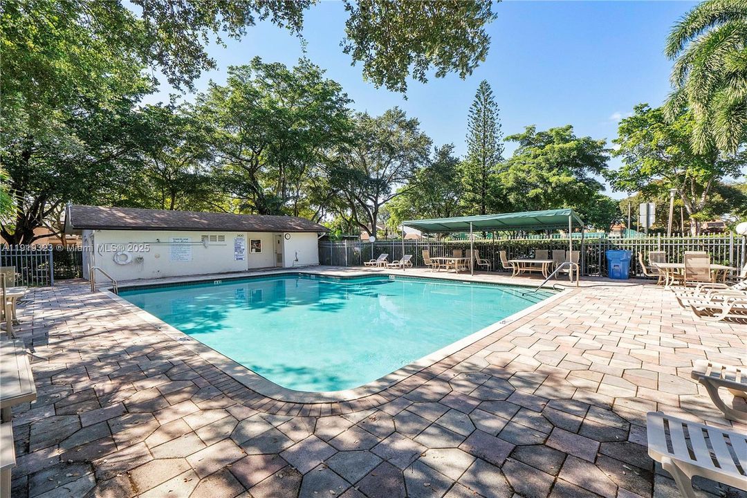 For Sale: $420,000 (2 beds, 2 baths, 1388 Square Feet)