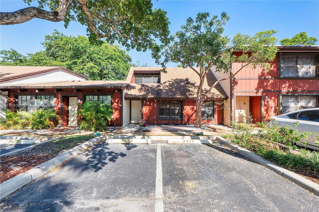 For Sale: $420,000 (2 beds, 2 baths, 1388 Square Feet)