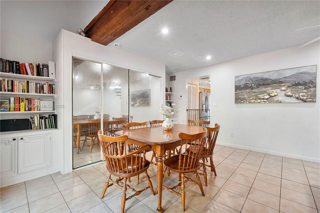 For Sale: $420,000 (2 beds, 2 baths, 1388 Square Feet)