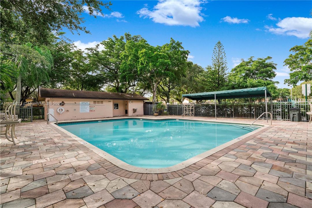 For Sale: $420,000 (2 beds, 2 baths, 1388 Square Feet)