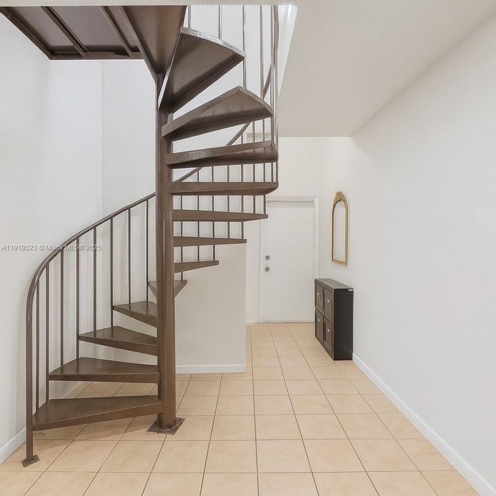 For Sale: $420,000 (2 beds, 2 baths, 1388 Square Feet)