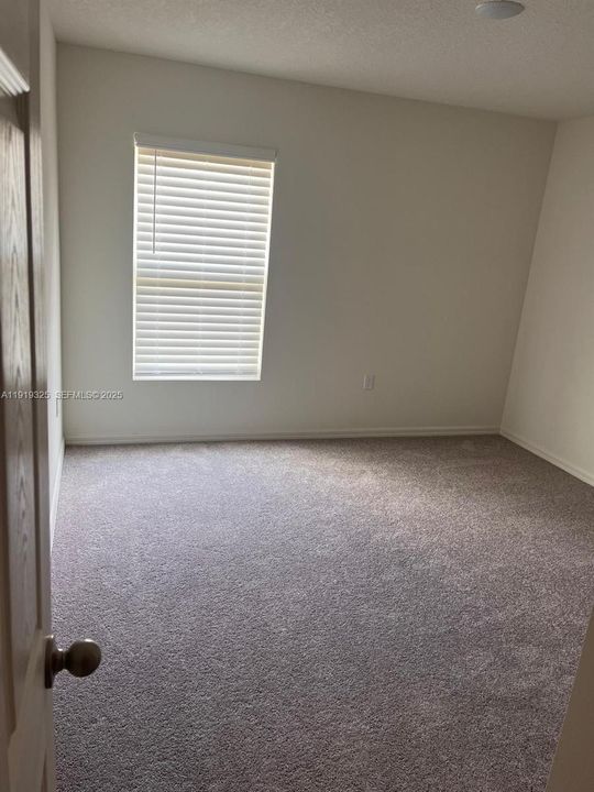 出租: $3,000 (4 贝兹, 2 浴室, 1796 平方英尺)