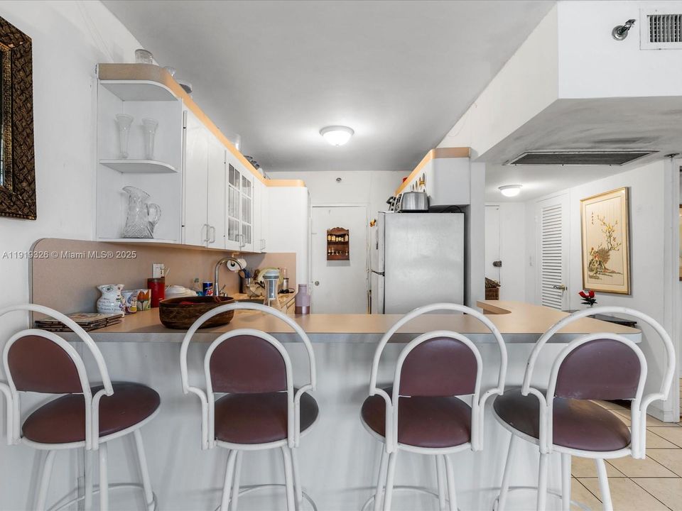 For Sale: $499,900 (1 beds, 1 baths, 890 Square Feet)