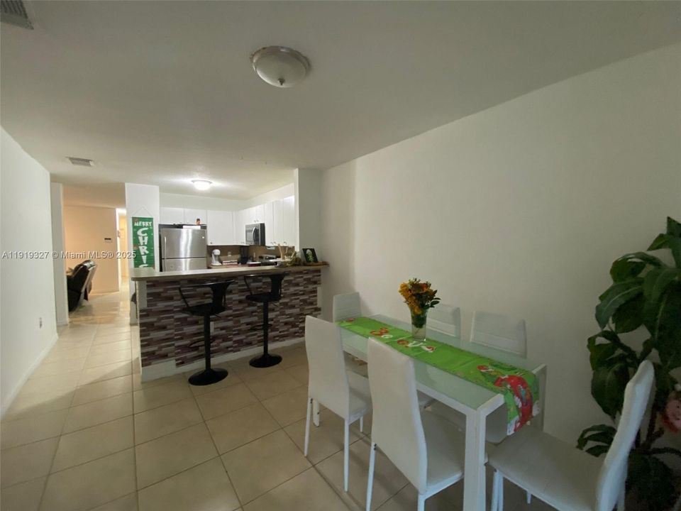 待售: $515,000 (4 贝兹, 2 浴室, 1468 平方英尺)