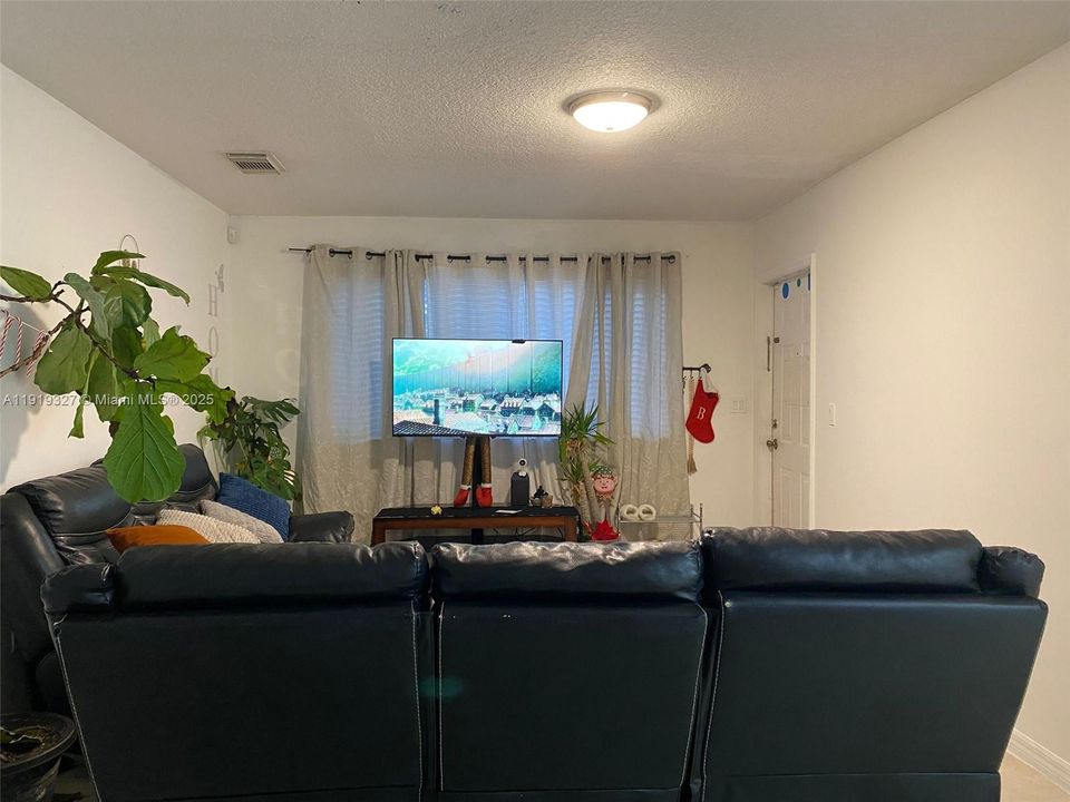 待售: $515,000 (4 贝兹, 2 浴室, 1468 平方英尺)