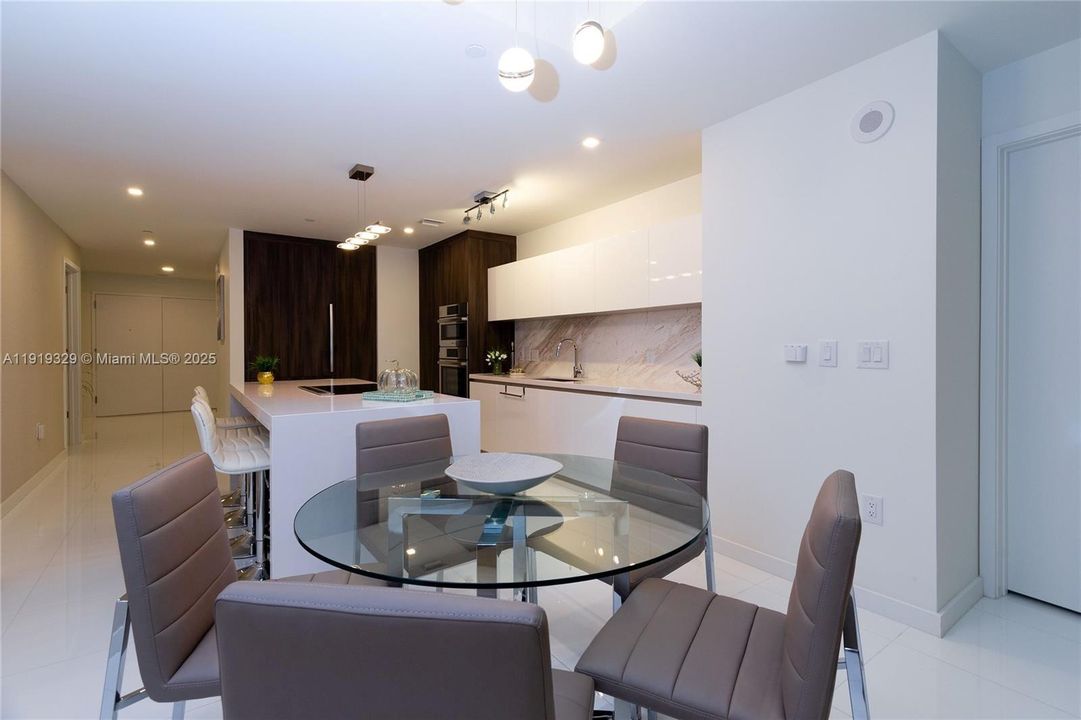 待售: $1,599,000 (3 贝兹, 4 浴室, 2188 平方英尺)