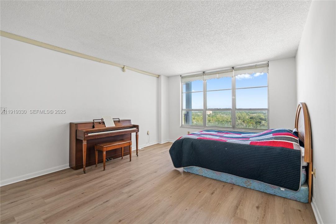 В аренду: $3,000 (1 спален, 2 ванн, 1081 Квадратных фут)