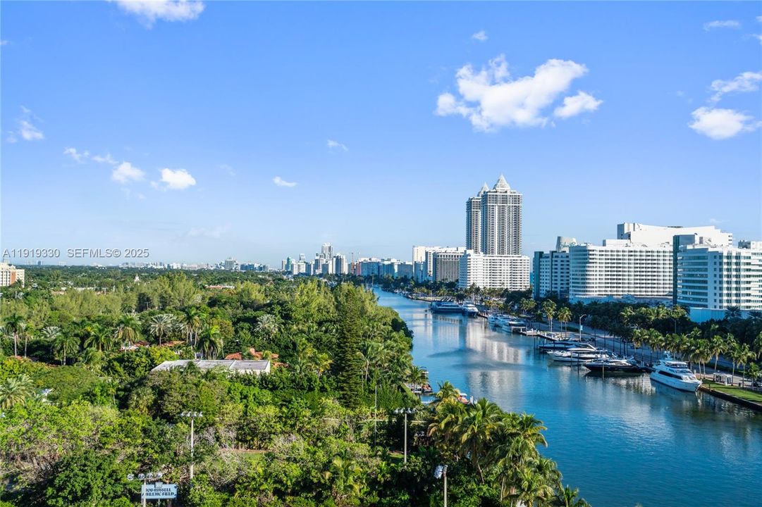 В аренду: $3,000 (1 спален, 2 ванн, 1081 Квадратных фут)