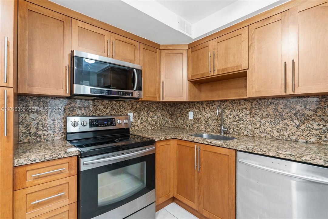 В аренду: $3,000 (1 спален, 2 ванн, 1081 Квадратных фут)