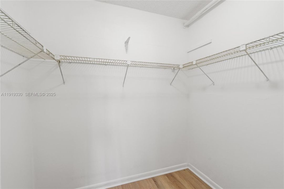 В аренду: $3,000 (1 спален, 2 ванн, 1081 Квадратных фут)