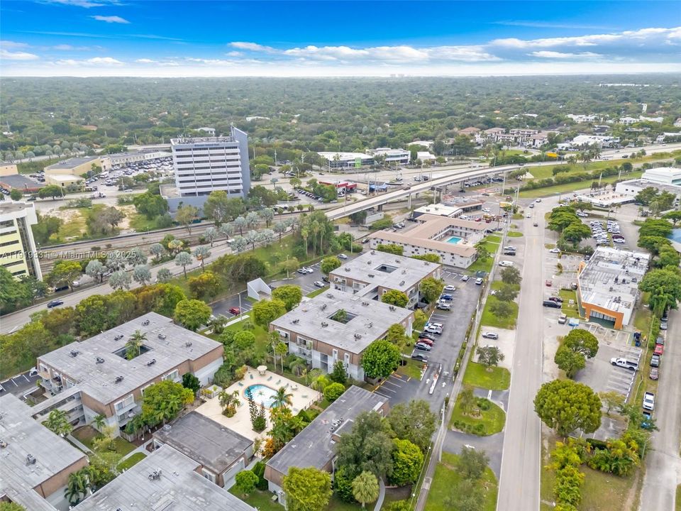 For Sale: $274,900 (2 beds, 2 baths, 998 Square Feet)