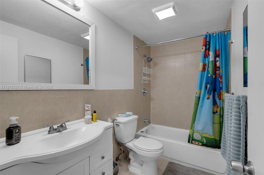 For Sale: $274,900 (2 beds, 2 baths, 998 Square Feet)