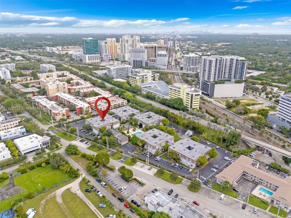 For Sale: $274,900 (2 beds, 2 baths, 998 Square Feet)