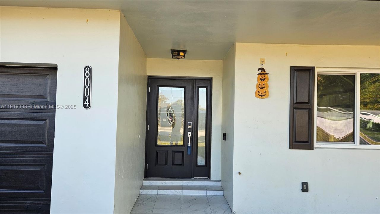 For Rent: $4,100 (4 beds, 2 baths, 1953 Square Feet)