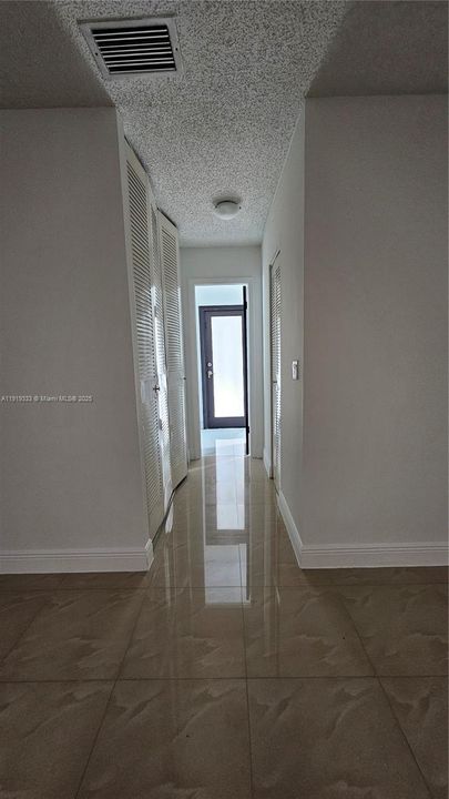 For Rent: $4,100 (4 beds, 2 baths, 1953 Square Feet)