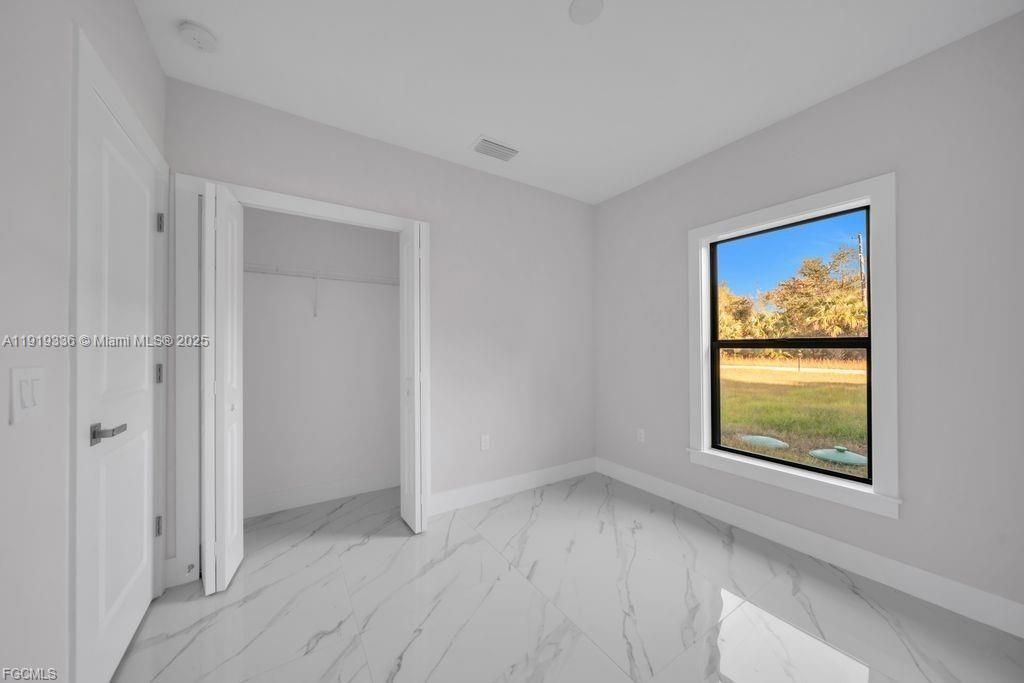 待售: $288,000 (3 贝兹, 2 浴室, 0 平方英尺)