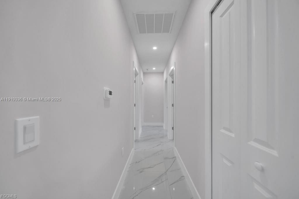 待售: $288,000 (3 贝兹, 2 浴室, 0 平方英尺)