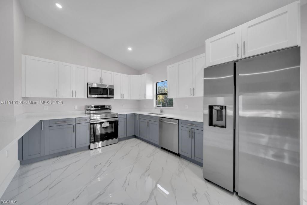 待售: $288,000 (3 贝兹, 2 浴室, 0 平方英尺)