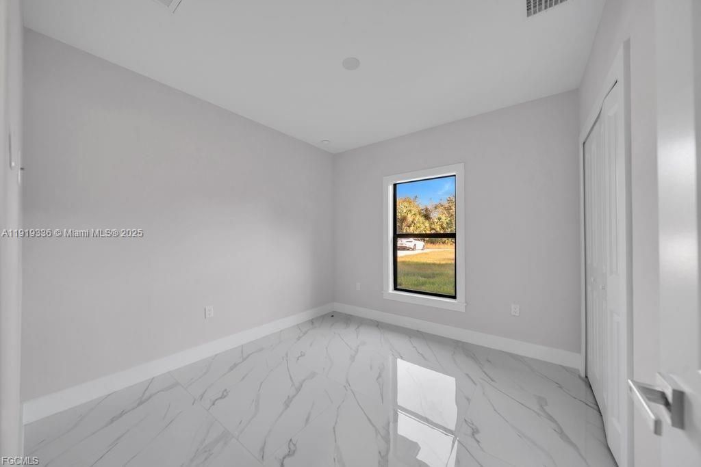 待售: $288,000 (3 贝兹, 2 浴室, 0 平方英尺)