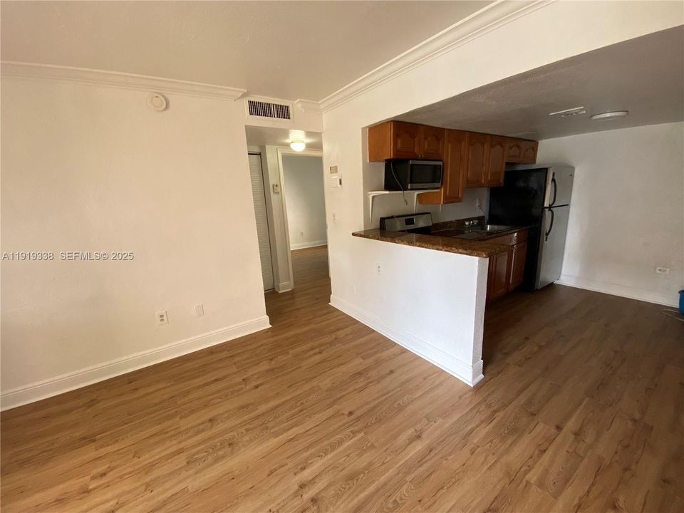 В аренду: $1,899 (2 спален, 1 ванн, 624 Квадратных фут)