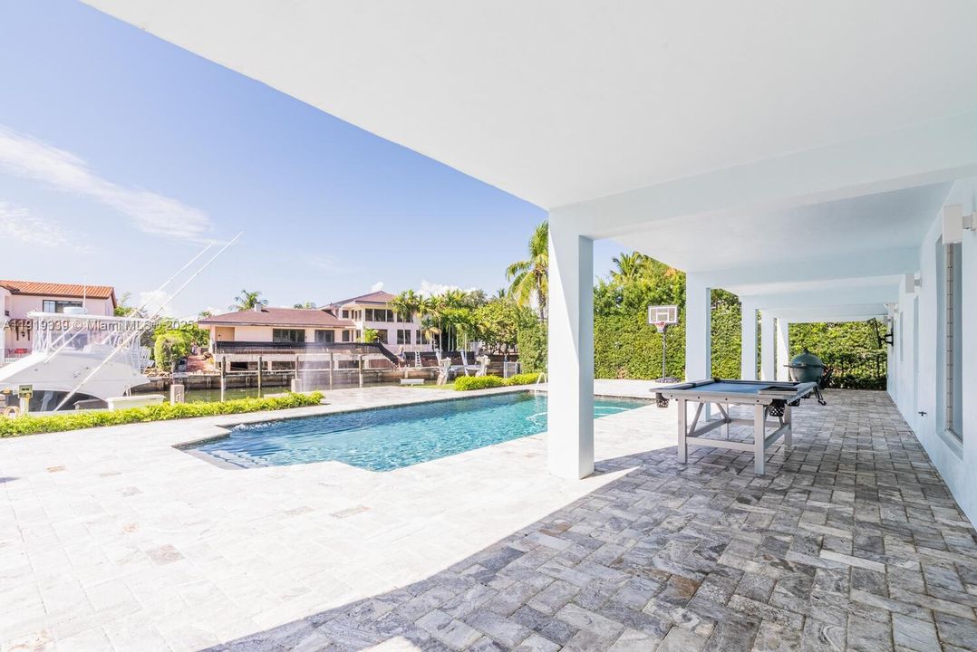 extensive covered terrace overlooking the canal