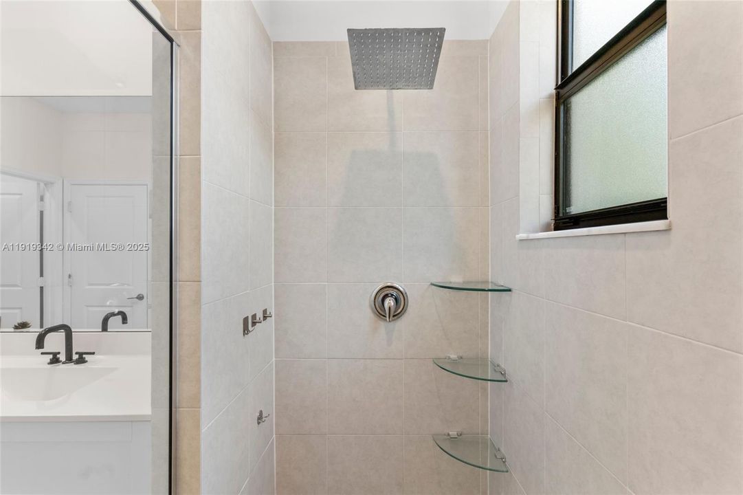 En Renta: $3,500 (3 camas, 2 baños, 1820 Pies cuadrados)