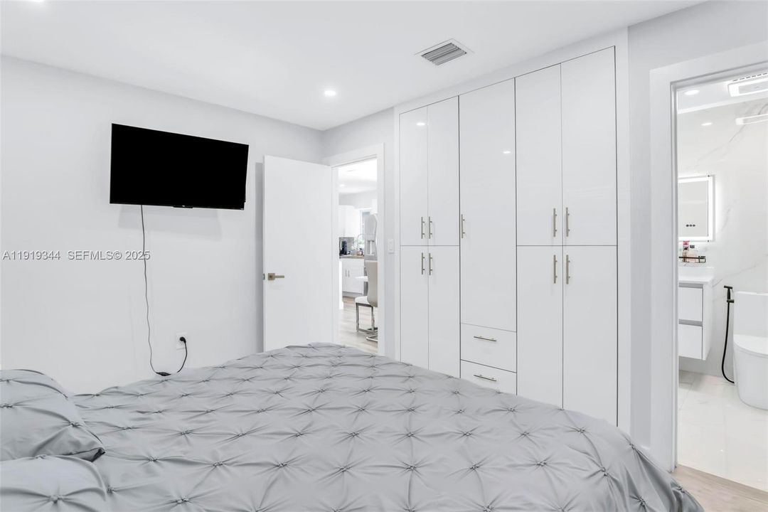 待售: $499,900 (3 贝兹, 2 浴室, 1056 平方英尺)