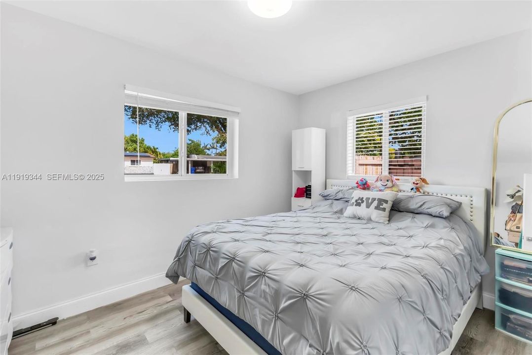 待售: $499,900 (3 贝兹, 2 浴室, 1056 平方英尺)