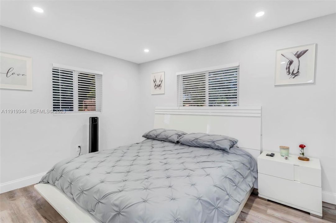 待售: $499,900 (3 贝兹, 2 浴室, 1056 平方英尺)