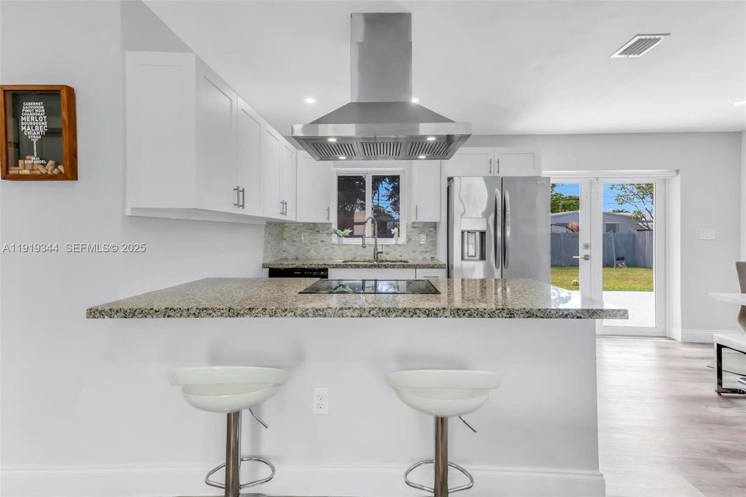 待售: $499,900 (3 贝兹, 2 浴室, 1056 平方英尺)