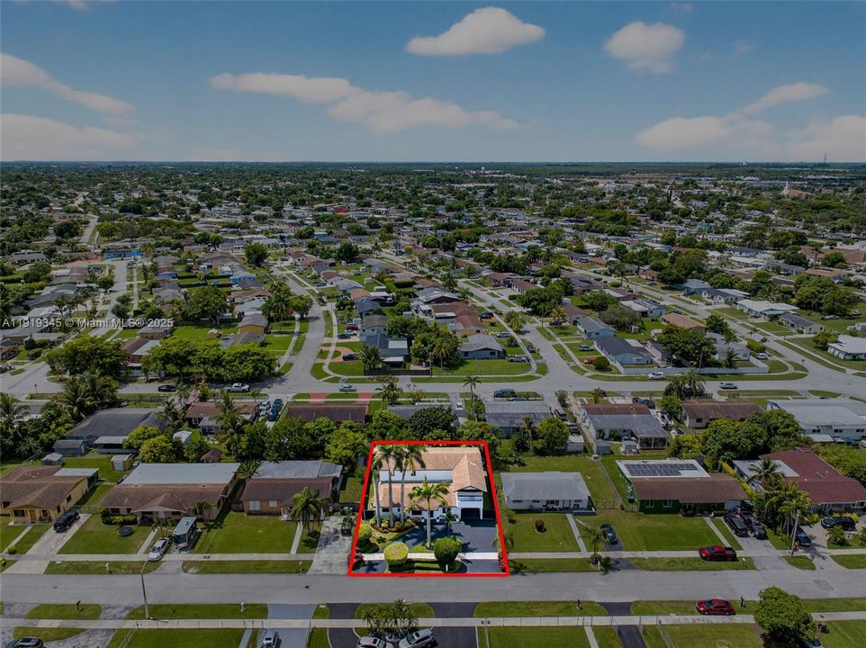 待售: $940,017 (6 贝兹, 4 浴室, 4189 平方英尺)