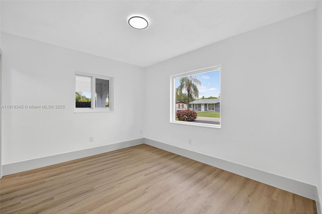 待售: $940,017 (6 贝兹, 4 浴室, 4189 平方英尺)