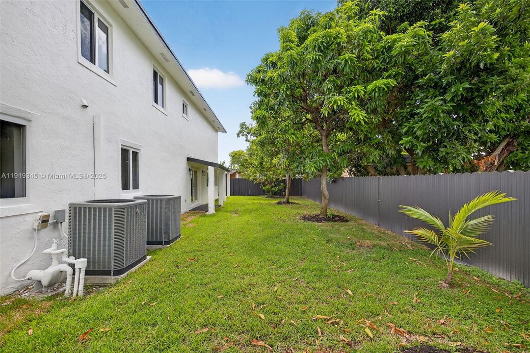 待售: $940,017 (6 贝兹, 4 浴室, 4189 平方英尺)