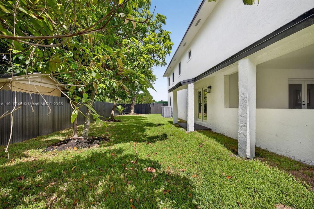 待售: $940,017 (6 贝兹, 4 浴室, 4189 平方英尺)