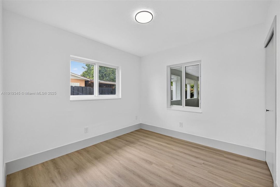 待售: $940,017 (6 贝兹, 4 浴室, 4189 平方英尺)