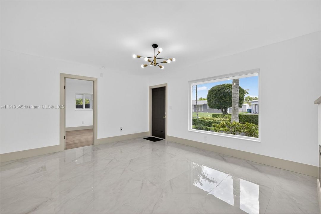 待售: $940,017 (6 贝兹, 4 浴室, 4189 平方英尺)