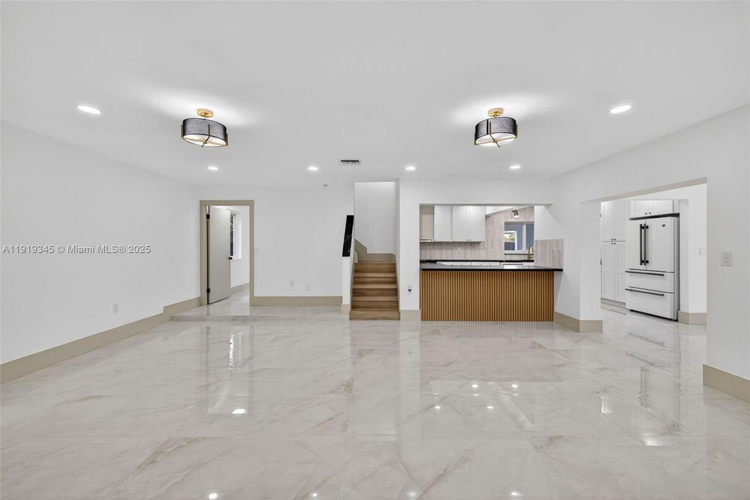 待售: $940,017 (6 贝兹, 4 浴室, 4189 平方英尺)