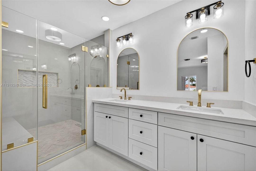 待售: $940,017 (6 贝兹, 4 浴室, 4189 平方英尺)