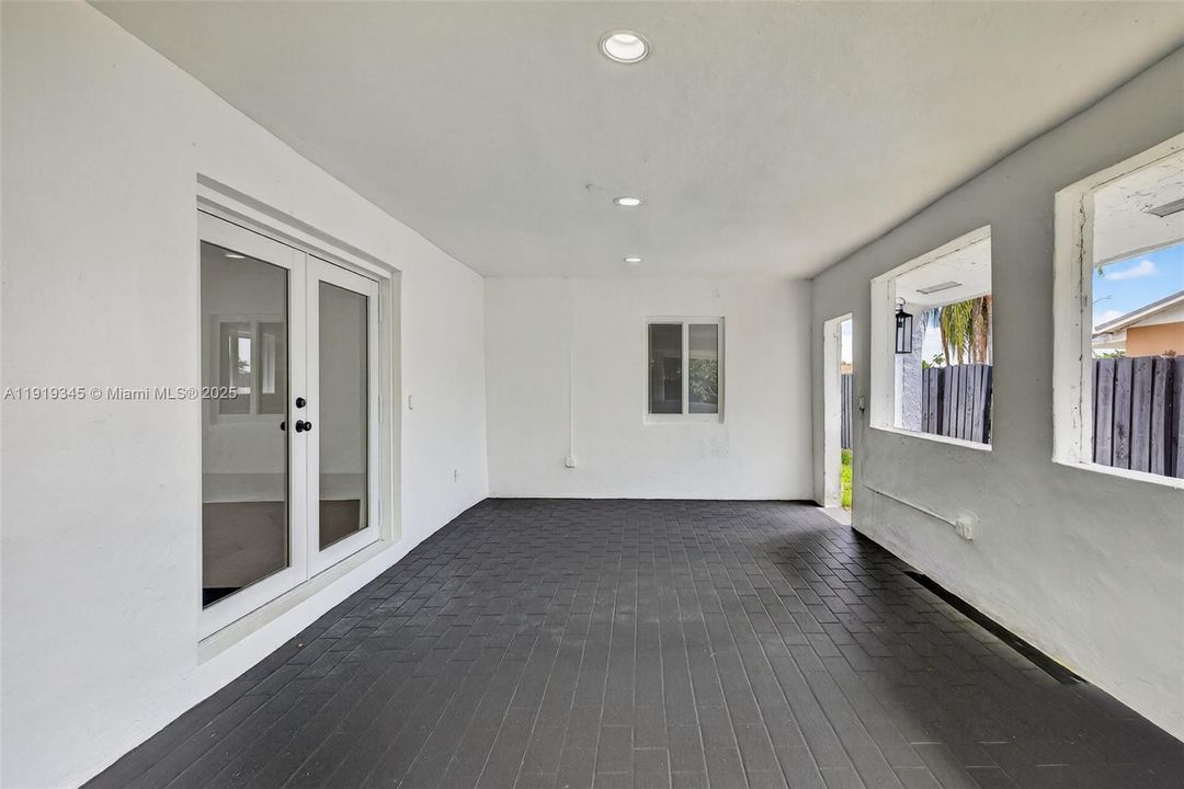 待售: $940,017 (6 贝兹, 4 浴室, 4189 平方英尺)