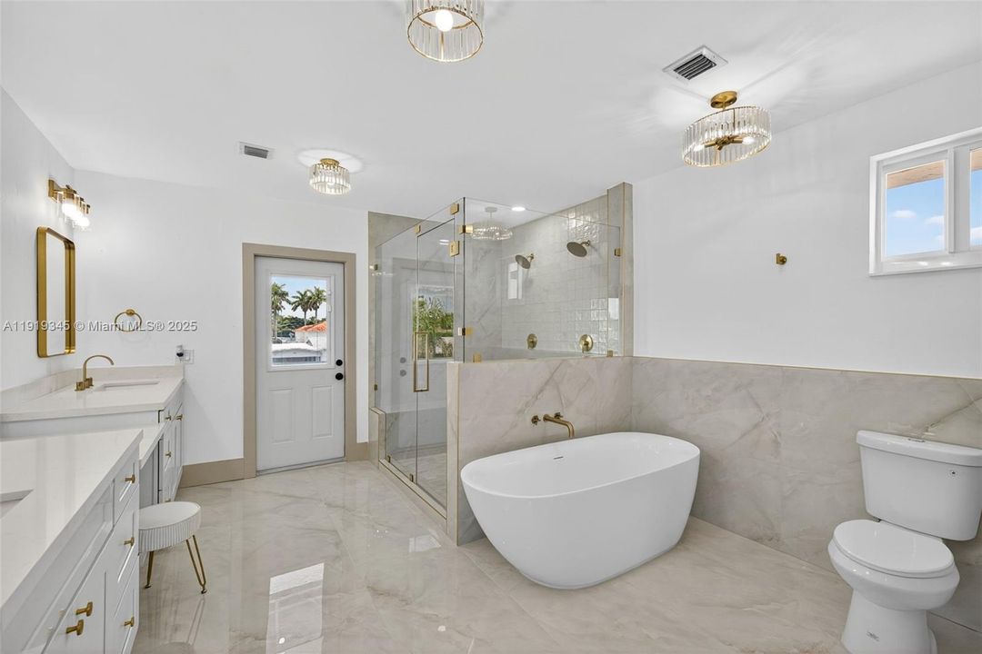 待售: $940,017 (6 贝兹, 4 浴室, 4189 平方英尺)