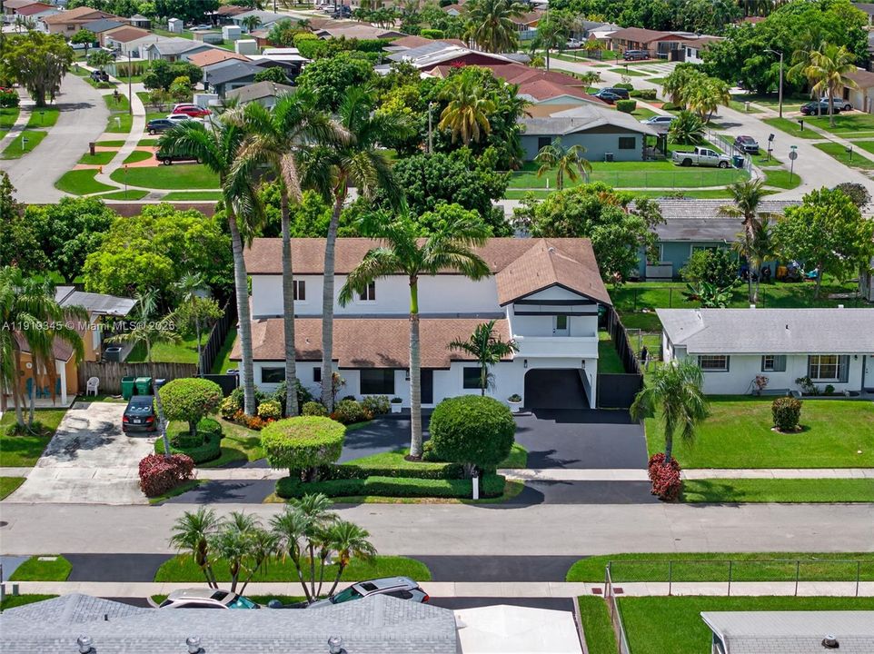 待售: $940,017 (6 贝兹, 4 浴室, 4189 平方英尺)