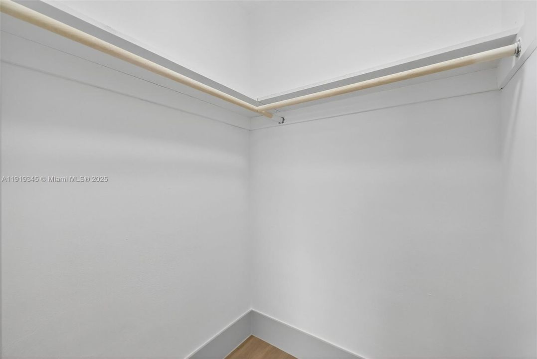 待售: $940,017 (6 贝兹, 4 浴室, 4189 平方英尺)