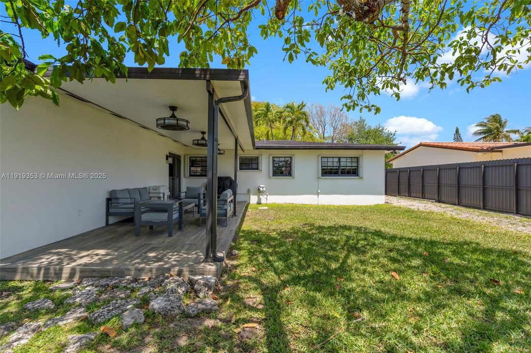 For Sale: $849,999 (4 beds, 3 baths, 1764 Square Feet)