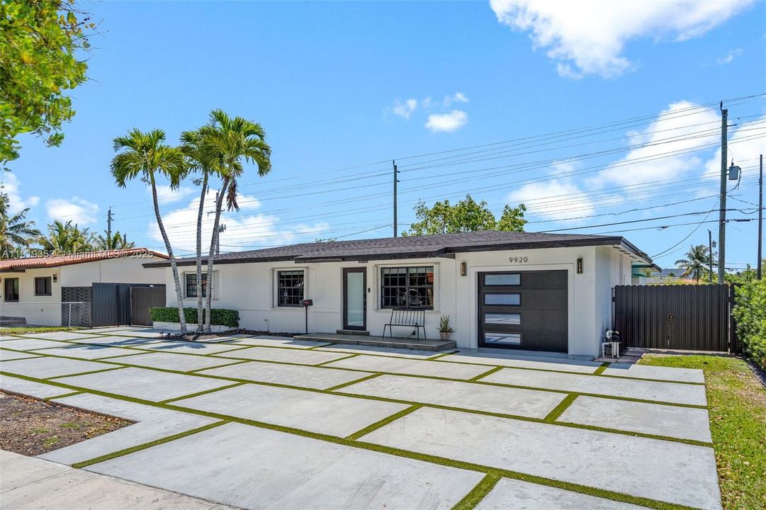 For Sale: $849,999 (4 beds, 3 baths, 1764 Square Feet)