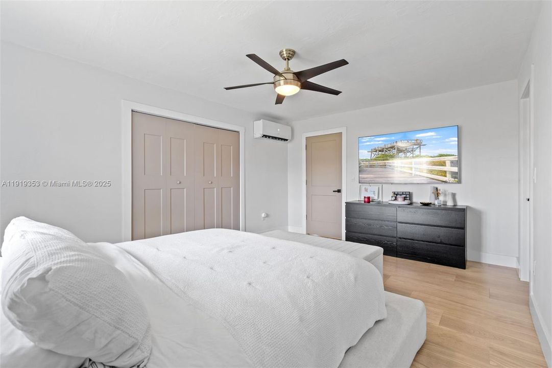 For Sale: $849,999 (4 beds, 3 baths, 1764 Square Feet)