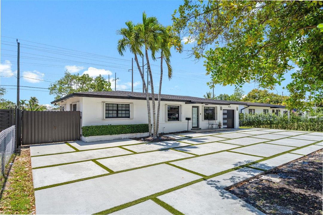 For Sale: $849,999 (4 beds, 3 baths, 1764 Square Feet)