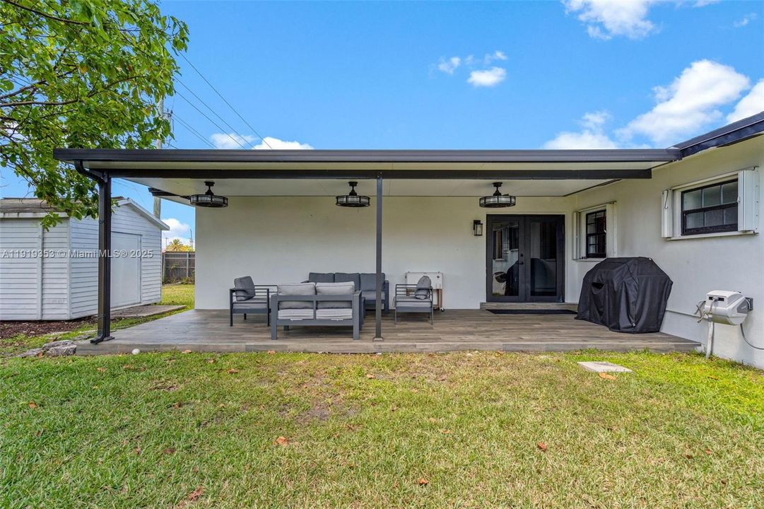 For Sale: $849,999 (4 beds, 3 baths, 1764 Square Feet)