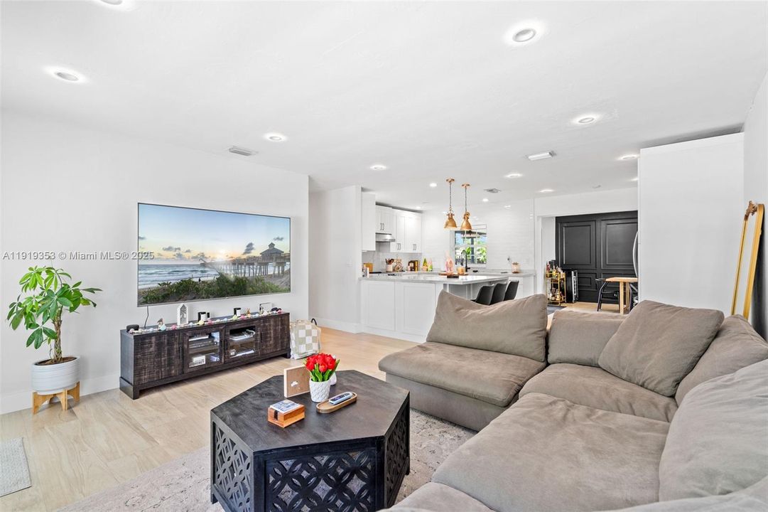 For Sale: $849,999 (4 beds, 3 baths, 1764 Square Feet)